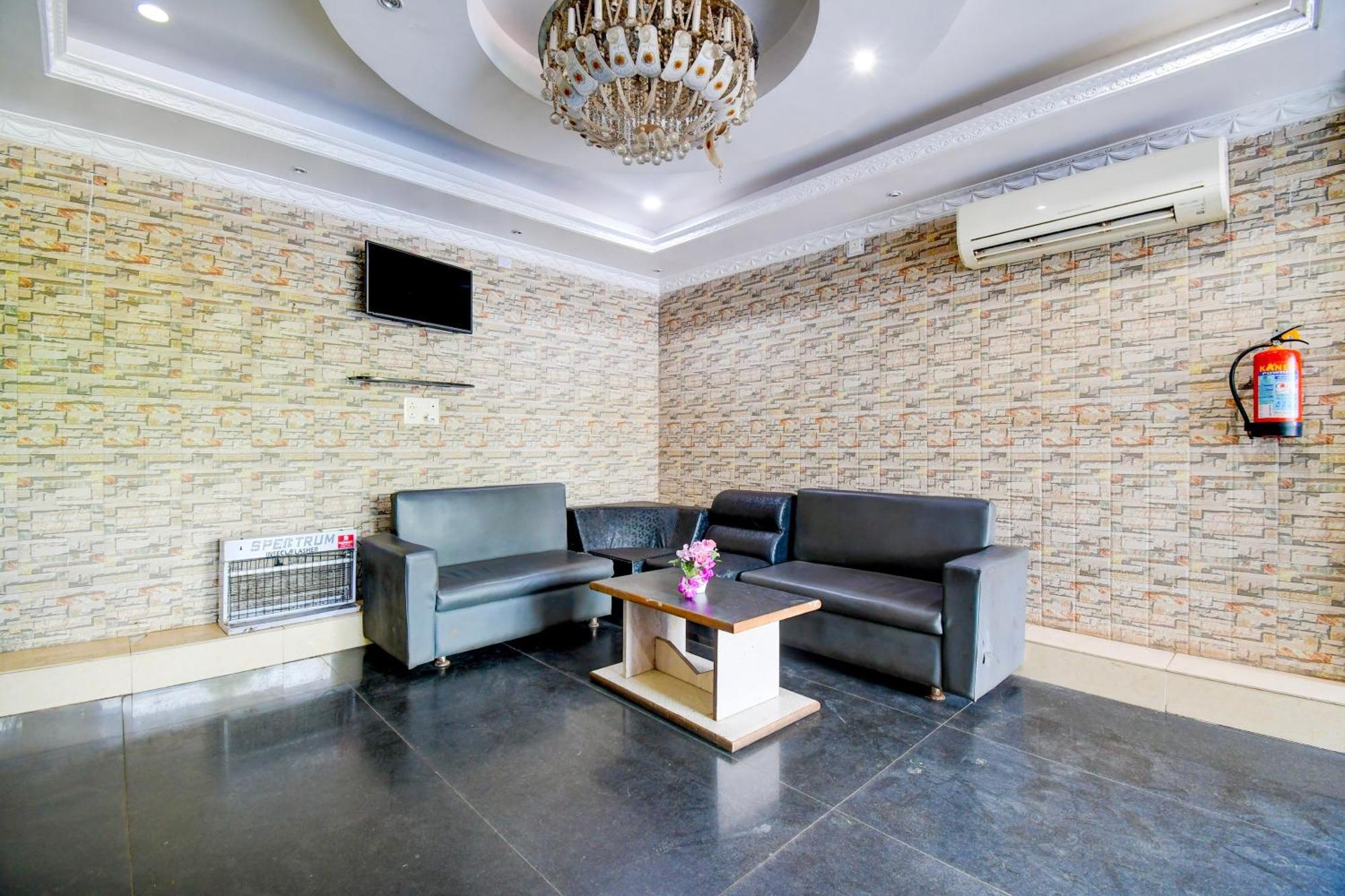 Hotel O Blue Royal Bhubaneswar Exterior photo